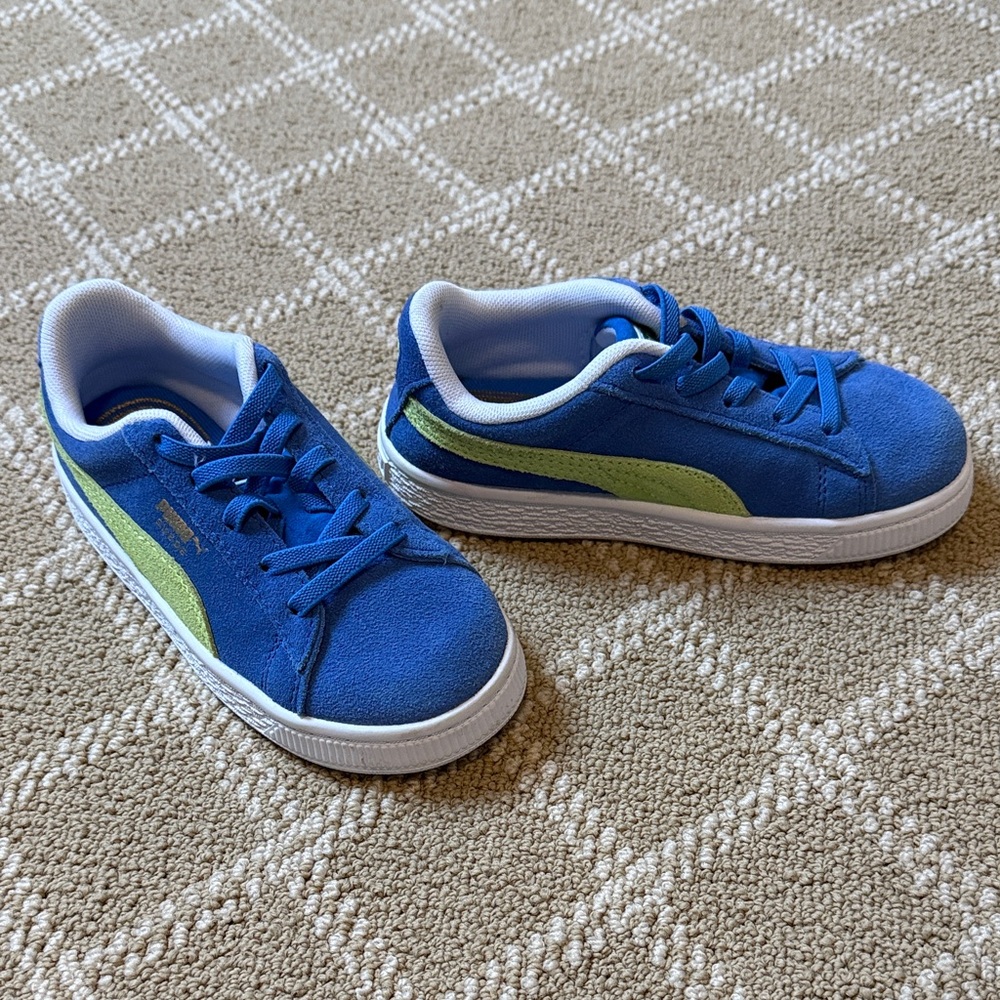 NWT PUMA kids suede sneakers